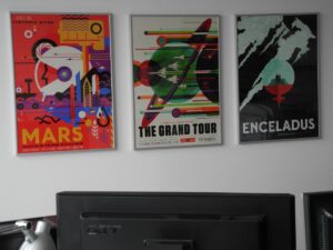 🐦 New Office-Art, thanks to @NASA htt…